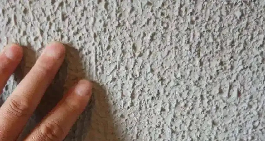 90%的業(yè)主都忽視了這個細節(jié)！防水層開裂、起皮就是這樣來